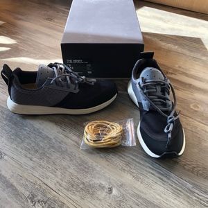 BRAND NEW YORK ATHLETIC SHOES